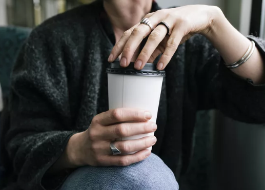 一項(xiàng)新研究將過量飲用咖啡與癡呆癥風(fēng)險(xiǎn)增加聯(lián)系起來