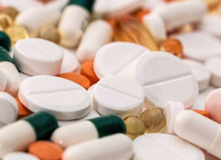 研究發(fā)現(xiàn)FDA 在試驗(yàn)較少后批準(zhǔn)藥物向公眾提供的信息較少