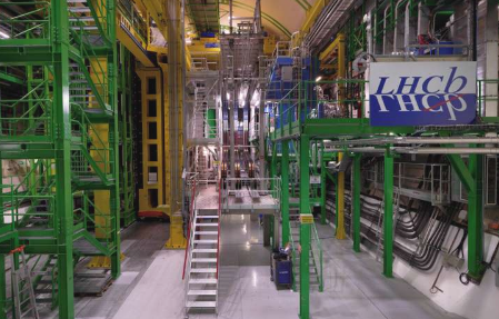 LHCb 研究物理學中最令人費解的粒子之一的性質(zhì)